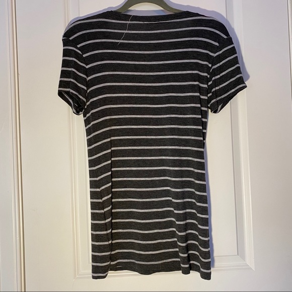 V-neck tee - Picture 2 of 3